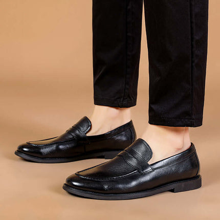 Regente Cowhide Leather Loafers – elegant black men's formal slip-on, premium cowhide leather with cushioned insole, perfect for sophisticated style.