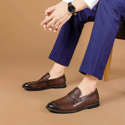 Elegant Regente Cowhide Leather Loafers for men, slip-on style, crafted from premium cowhide leather, perfect for a formal yet comfortable look.