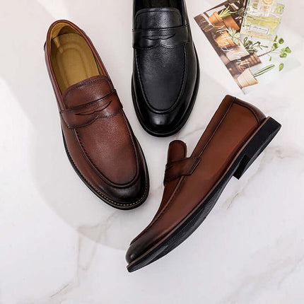 Regente Cowhide Leather Loafers for men in brown and black, showcasing elegant slip-on design and premium cowhide leather for formal style.