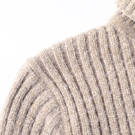 Close-up of Varezzi Turtleneck showing thick ribbed knit for warmth, highlighting luxurious texture in men's winter sweater.