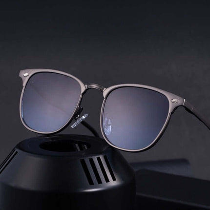 Vinton Retro Shades: UV protection sunglasses with polarized lenses, ideal for driving and outdoor activities. Stylish sunglasses for men.